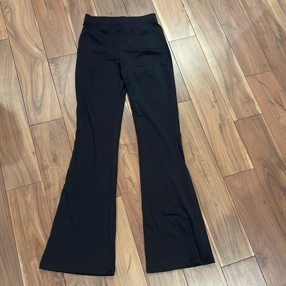 Flared gray leggings